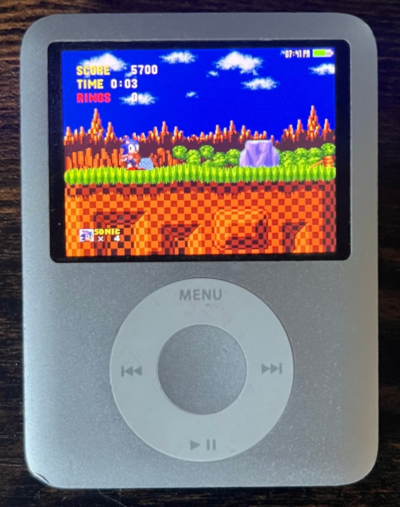 iPod nano 3 playing Sonic the Hedgehog.